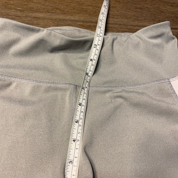 AVIA Womens Athletic Crop Capri Leggings Pants Yoga Exercise Pockets Sz. M(8-10) - Picture 6 of 9